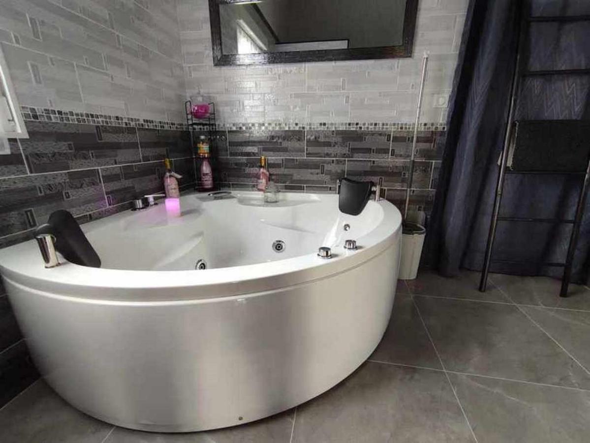 Le Cosy Occitan Villa Chaleureuse Independante Baignoire Terrasse Jardin Carcassonne Dış mekan fotoğraf