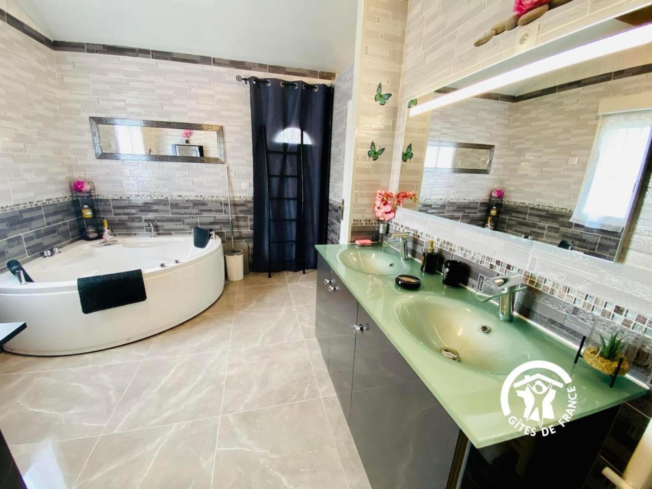 Le Cosy Occitan Villa Chaleureuse Independante Baignoire Terrasse Jardin Carcassonne Dış mekan fotoğraf